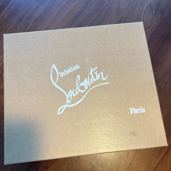 Christian Louboutin Madame Butterfly 🦋 - Picture 9 of 9